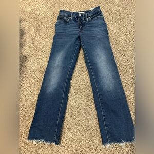 Good American Straight leg Jean size 25